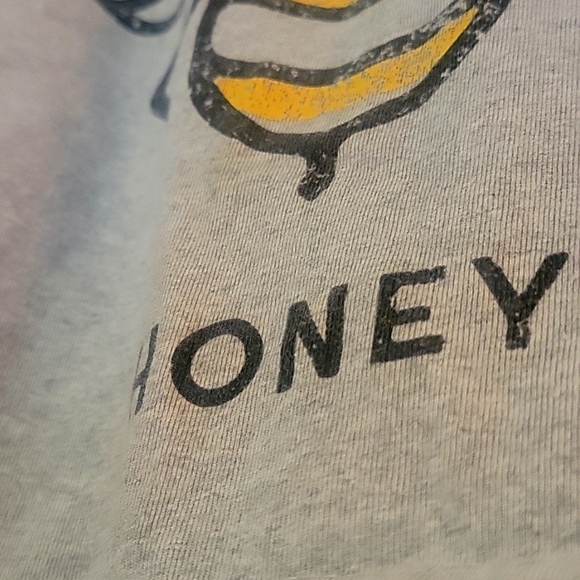 Recycled Threads • Bee Cropped Tee • Medium - Picture 5 of 5